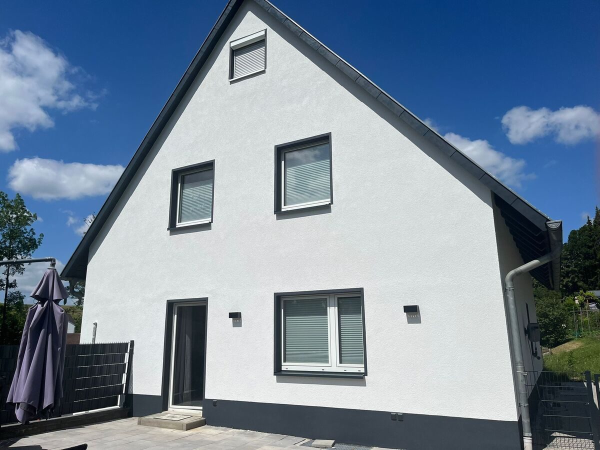 WDVS-Fassade Wandfläche — fertige Außenwand